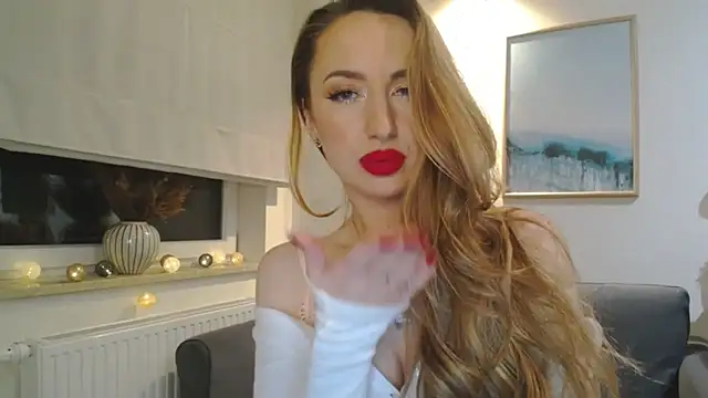 Snapshot of JulietteDiamond chatting on 02-16-25, 10:32 JulietteDiamond online show from 02-16-25, 10:32