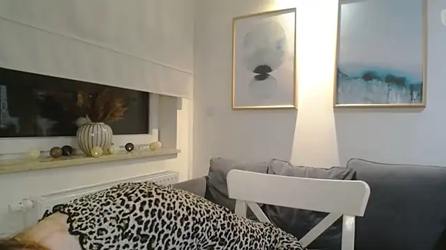 Snapshot of JulietteDiamond chatting on 02-23-25, 03:18 JulietteDiamond online show from 02-23-25, 03:18