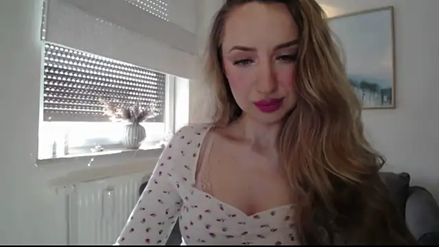 Snapshot of JulietteDiamond chatting on 03-03-26, 08:31 JulietteDiamond online show from 03-03-26, 08:31