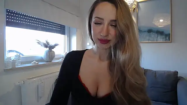 Snapshot of JulietteDiamond chatting on 03-08-26, 03:27 JulietteDiamond online show from 03-08-26, 03:27