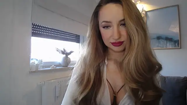 Snapshot of JulietteDiamond chatting on 03-09-26, 03:16 JulietteDiamond online show from 03-09-26, 03:16
