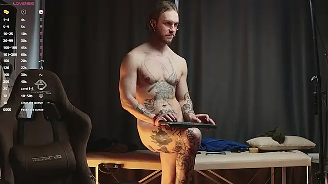 pleasure8869 online show from 02-13-25, 07:24