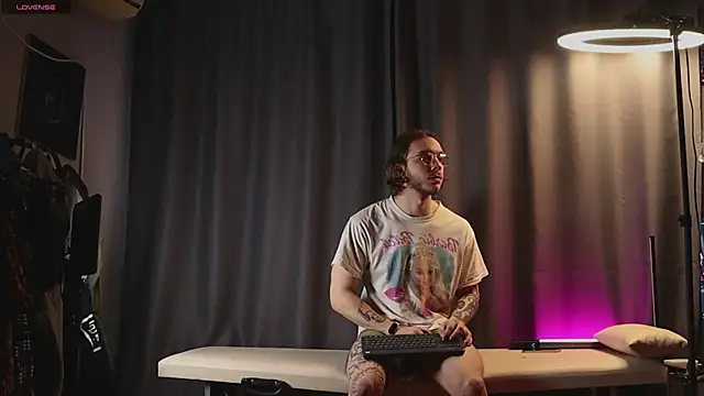 pleasure8869 online show from 02-17-25, 04:31