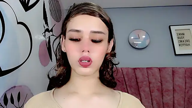 Snapshot of ValeriaAguilar chatting on 12-07-24, 05:31 ValeriaAguilar online show from 12-07-24, 05:31