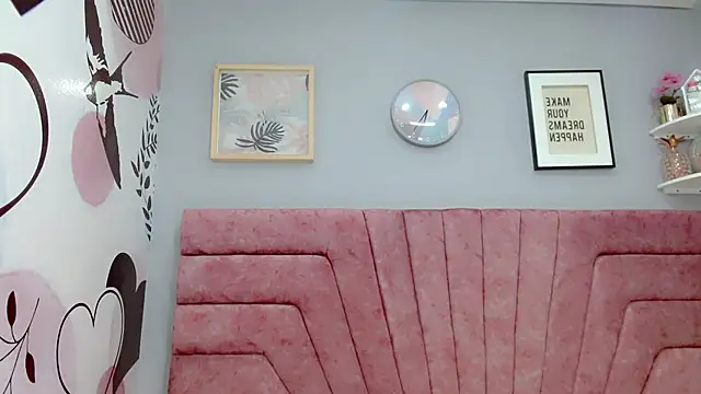 Snapshot of ValeriaAguilar chatting on 02-15-25, 10:42 ValeriaAguilar online show from 02-15-25, 10:42