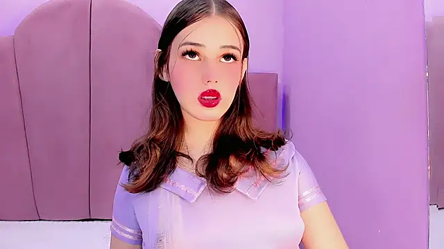 ValeriaAguilar online show from 04-28-26, 09:09