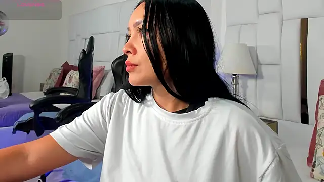 Snapshot of ginebra_ness chatting on 12-26-24, 05:30 ginebra ness online show from 12-26-24, 05:30
