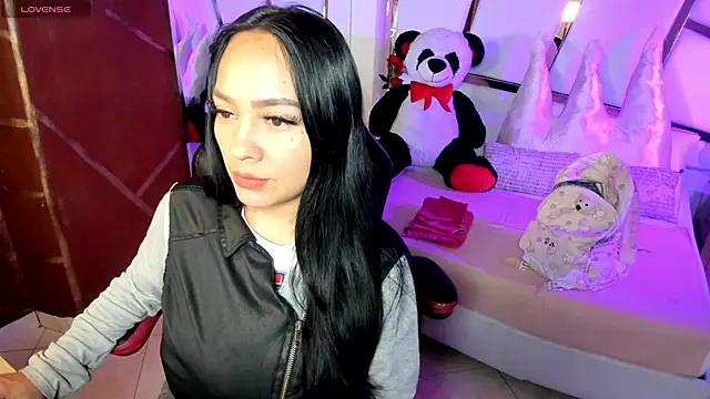 Snapshot of ginebra_ness chatting on 01-09-25, 01:02 ginebra ness online show from 01-09-25, 01:02