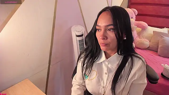 Snapshot of ginebra_ness chatting on 03-17-25, 10:49 ginebra ness online show from 03-17-25, 10:49