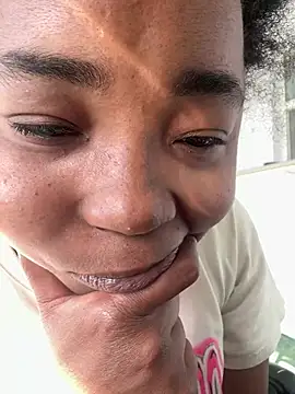 JCCaramelbarbie1 online show from 03-05-25, 09:15