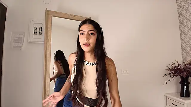 Snapshot of Susana_Sanchez chatting on 09-16-25, 11:22 Susana Sanchez online show from 09-16-25, 11:22