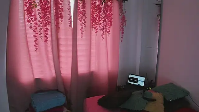 msschloee  online show from 11-09-25, 07:23