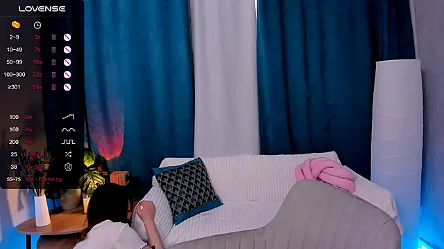 Snapshot of LanaBlu_ chatting on 03-02-26, 08:43 LanaBlu online show from 03-02-26, 08:43