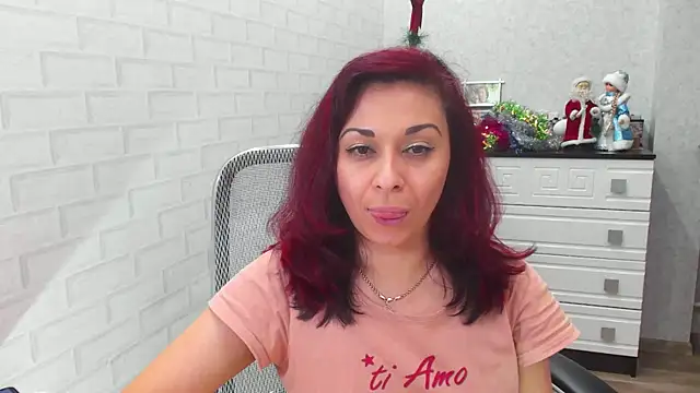 Snapshot of TeasyLana chatting on 01-02-25, 09:18 TeasyLana online show from 01-02-25, 09:18