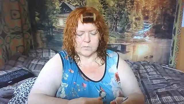 Snapshot of RoseRed69 chatting on 06-25-26, 04:34 RoseRed69 online show from 06-25-26, 04:34