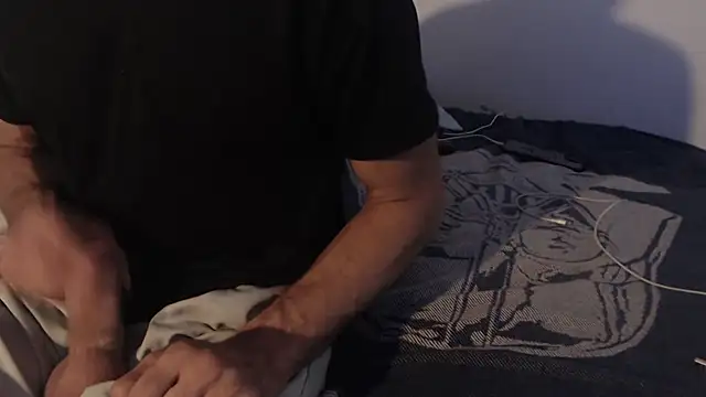 Snapshot of flexingplexico chatting on 10-12-25, 01:43 flexingplexico online show from 10-12-25, 01:43