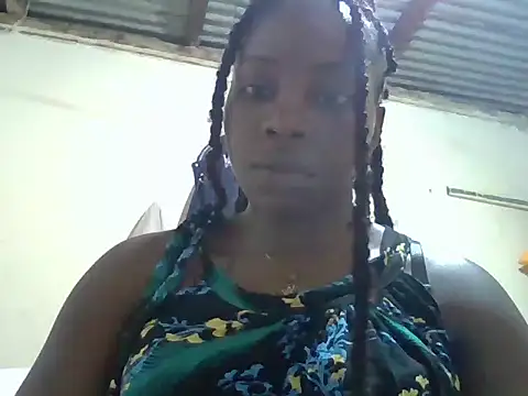 Queen loveer online show from 10-14-25, 03:57