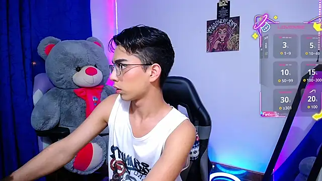 OwenBluee online show from 06-20-26, 06:38