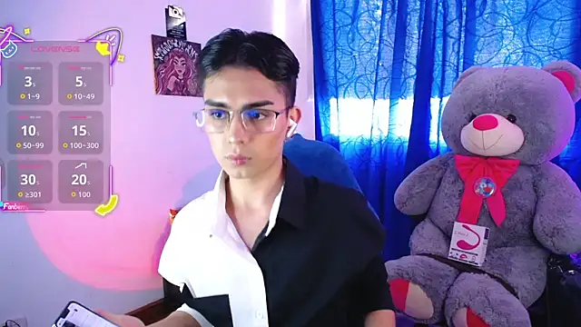 OwenBluee online show from 07-13-26, 04:32