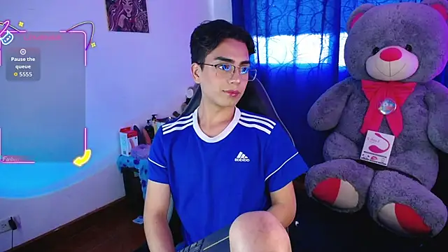 OwenBluee online show from 07-28-26, 12:48