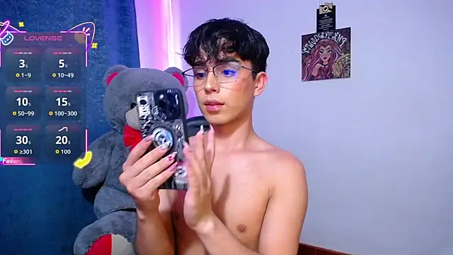 OwenBluee online show from 08-03-26, 06:11
