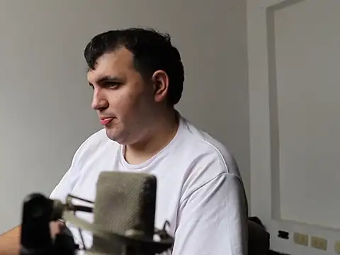 zekefotoslive online show from 12-22-25, 07:22