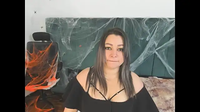 Snapshot of PandoraB_ chatting on 10-19-25, 11:55 PandoraB online show from 10-19-25, 11:55