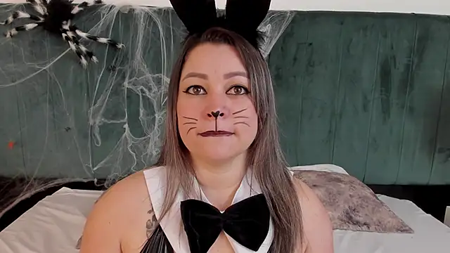 Snapshot of PandoraB_ chatting on 10-30-25, 11:55 PandoraB online show from 10-30-25, 11:55