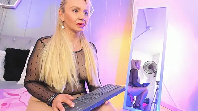 Snapshot of AnastasiaTaylor_ chatting on 02-28-25, 09:58 AnastasiaTaylor online show from 02-28-25, 09:58