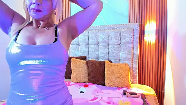 Snapshot of AnastasiaTaylor_ chatting on 03-21-25, 03:12 AnastasiaTaylor online show from 03-21-25, 03:12