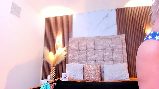 Snapshot of AnastasiaTaylor_ chatting on 10-17-25, 03:20 AnastasiaTaylor online show from 10-17-25, 03:20