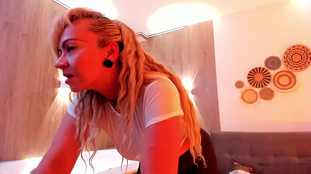 Snapshot of AnastasiaTaylor_ chatting on 11-06-25, 07:48 AnastasiaTaylor online show from 11-06-25, 07:48