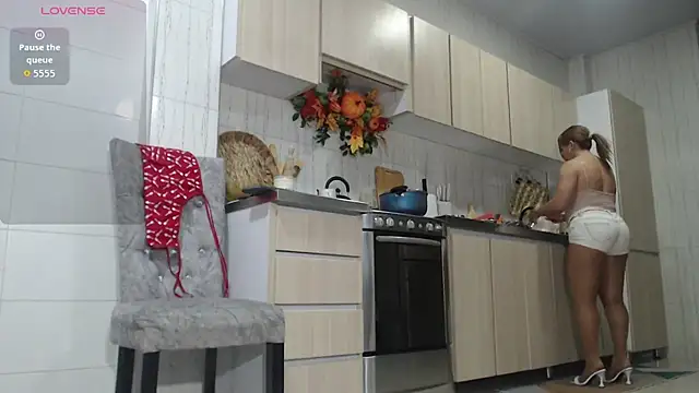 Jadeee  online show from 09-10-25, 10:43