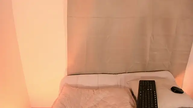 Kimberlin Cam  online show from 05-14-26, 07:42