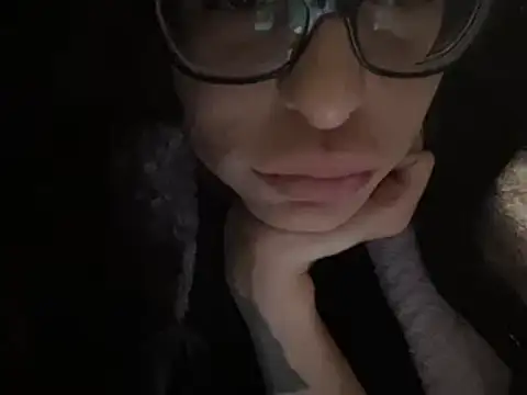 Snapshot of myloveforyouu chatting on 01-20-25, 04:01 myloveforyouu online show from 01-20-25, 04:01