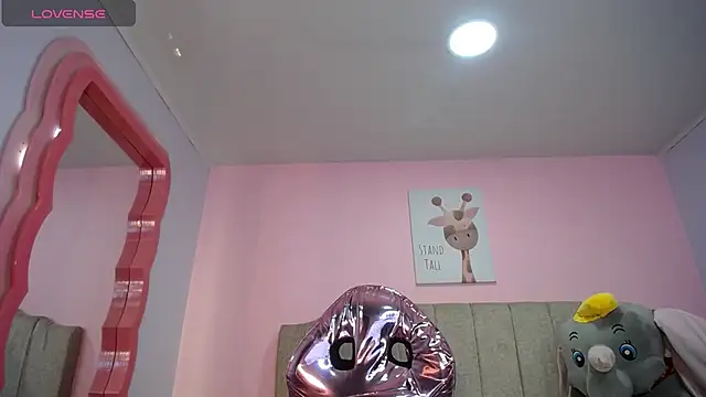 lizzyluk ch online show from 01-30-25, 04:34