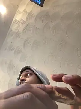 Snapshot of rayyymack chatting on 02-04-25, 09:10 rayyymack online show from 02-04-25, 09:10