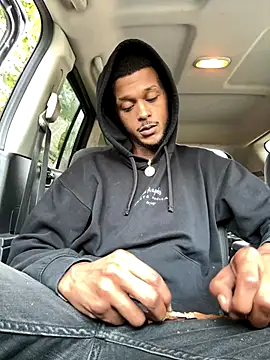 Snapshot of rayyymack chatting on 10-15-25, 04:07 rayyymack online show from 10-15-25, 04:07