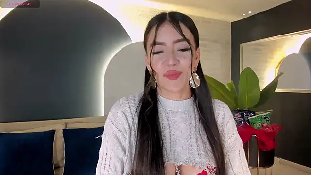 Snapshot of ValeriaRiveraX chatting on 12-24-24, 06:55 ValeriaRiveraX online show from 12-24-24, 06:55