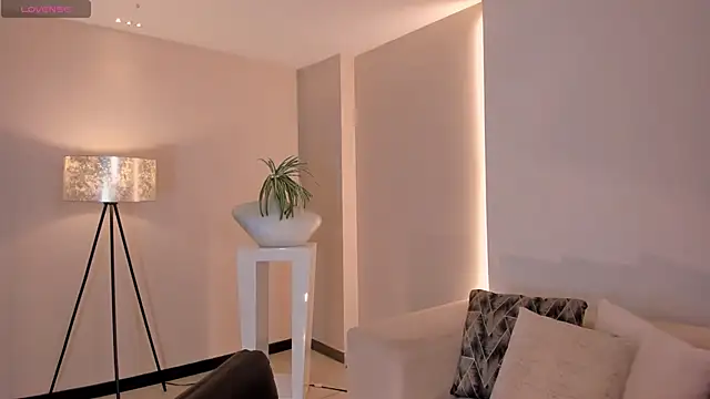 Snapshot of ValeriaRiveraX chatting on 03-21-25, 03:33 ValeriaRiveraX online show from 03-21-25, 03:33
