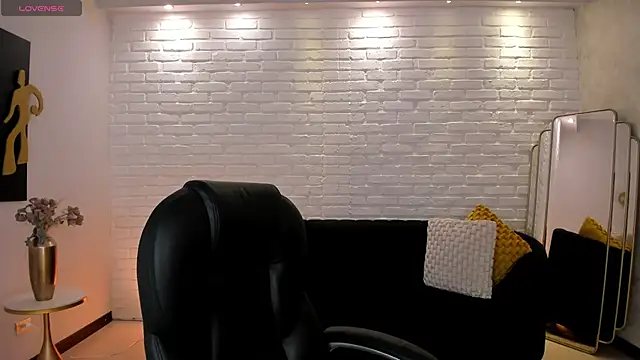 Snapshot of ValeriaRiveraX chatting on 11-02-25, 11:51 ValeriaRiveraX online show from 11-02-25, 11:51