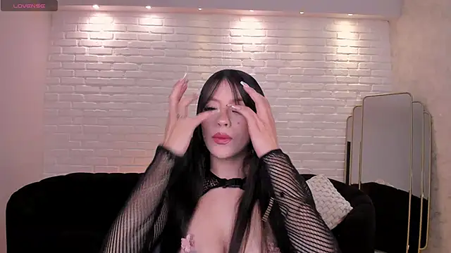 Snapshot of ValeriaRiveraX chatting on 11-26-25, 04:02 ValeriaRiveraX online show from 11-26-25, 04:02