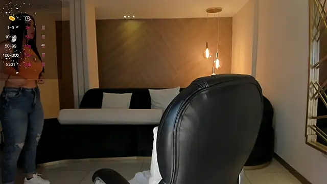 Snapshot of KatieStonne chatting on 12-15-24, 12:51 KatieStonne online show from 12-15-24, 12:51