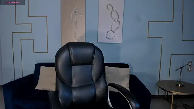 Snapshot of KatieStonne chatting on 02-25-25, 03:20 KatieStonne online show from 02-25-25, 03:20