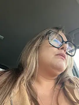 Snapshot of LolaBeretta chatting on 10-13-25, 07:47 LolaBeretta online show from 10-13-25, 07:47