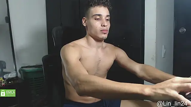 Snapshot of Babylin77 chatting on 12-24-24, 04:44 Babylin77 online show from 12-24-24, 04:44