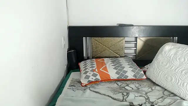 Snapshot of Babylin77 chatting on 01-16-26, 05:11 Babylin77 online show from 01-16-26, 05:11