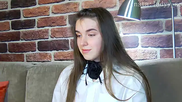 Sofia Hugs online show from 11-13-25, 09:25