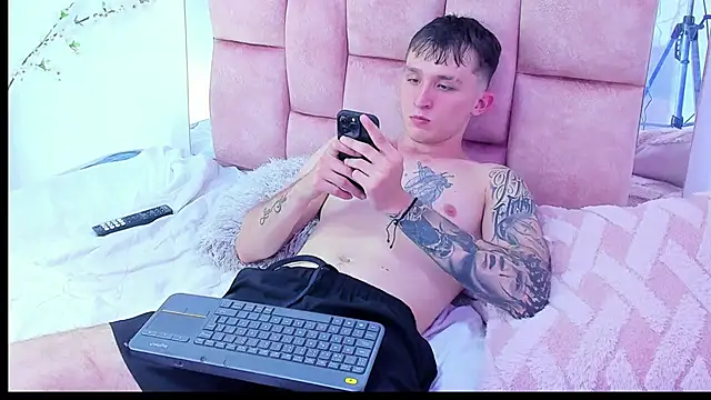 Dylanwhite23  online show from 02-13-25, 11:58