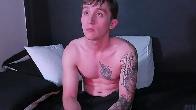 Dylanwhite23  online show from 10-05-25, 08:29